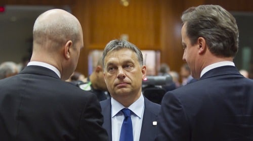 Viktor Orbán sa rozpráva s Fredrikom Reinfeldtom a Davidom Cameronom