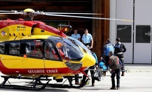 Do záchrannej akcie zapojili vrtuľníky.