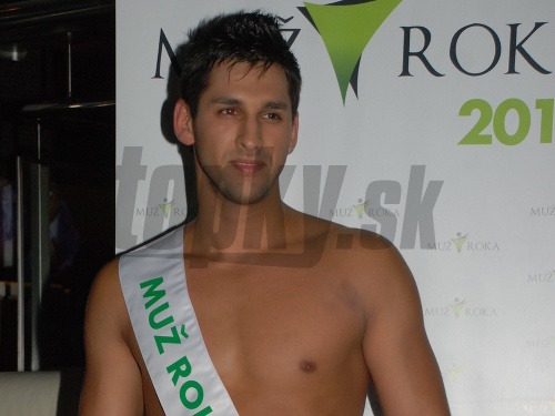 Roman Lang sa pýši titulom Muž roka 2010. Najnovšie sa stal finalistom markizáckej šou Pláž 33.