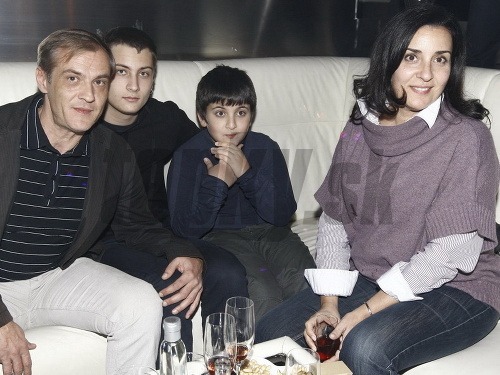Táto rodinka sa údajne už rozpadla: Roman Luknár a Lola majú synov Lajka a Janka. 