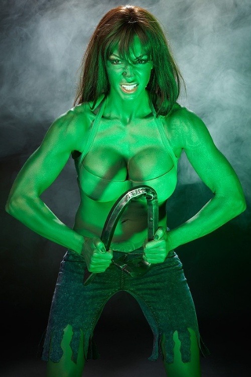 Jodie Marsh ako ženská verzia komiksového hrdinu Hulka.
