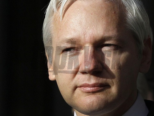 Británia zdôrazňuje, že je právne viazaná vydať Assangea do Švédska