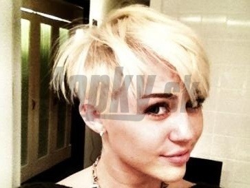 Videá z Miley Cyrus majúce sex