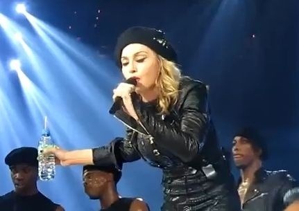 Madonna podporila Obamu veľmi kurióznym spôsobom.