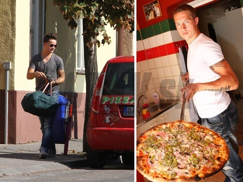 Adam Kováč (vľavo) sa momentálne živí tým, že rozváža pizzu. Tomáš Mrva (vpravo) chcel rozbehnúť vlastný biznis, no nepodarilo sa mu to. Privyrába si ako kuchár.