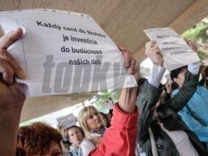 Minister školstva Dušan Čaplovič dúfa, že odborári racionálne zvážia ponuku
