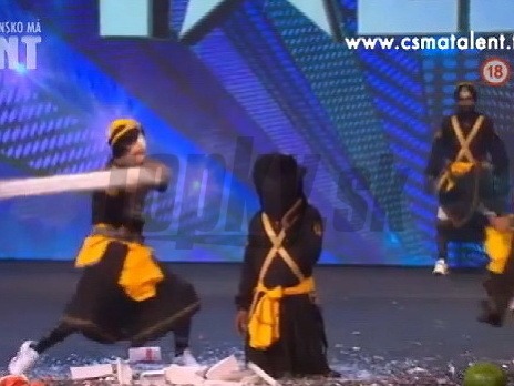 Indická skupina Bir Khalsa Group šokovala porotu aj divákov brutálnym vystúpením.