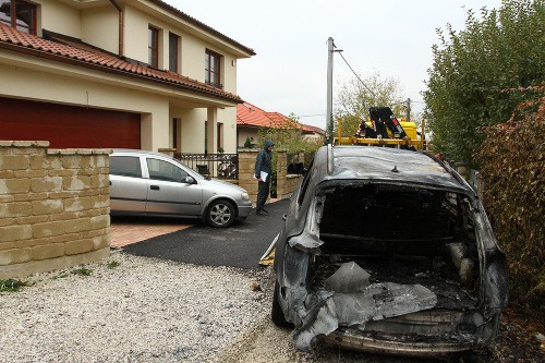 Auto Dana Dangla podpálili 29. októbra 2012 medzi 09:00 a 10:00.