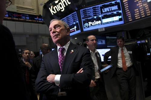 Michael Bloomberg pred otvorením burzy na Wall street
