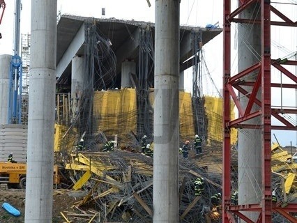 Pod troskami mosta zahynuli štyria robotníci