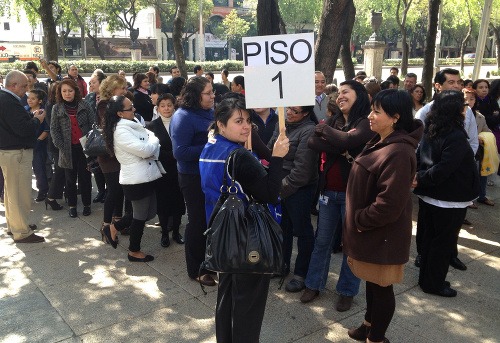 Evakuácia zamestnancov kancelárií a firiem v metropole Mexiko