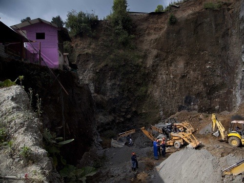 Po zemetrasení v Guatemale sú stále nezvestné dve desiatky ľudí