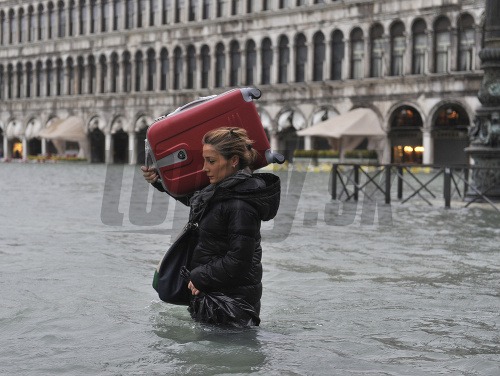 Pri záplavách v Taliansku zahynuli traja ľudia