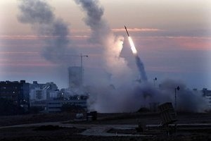 Izrael vystreľuje rakety v meste Ašdod