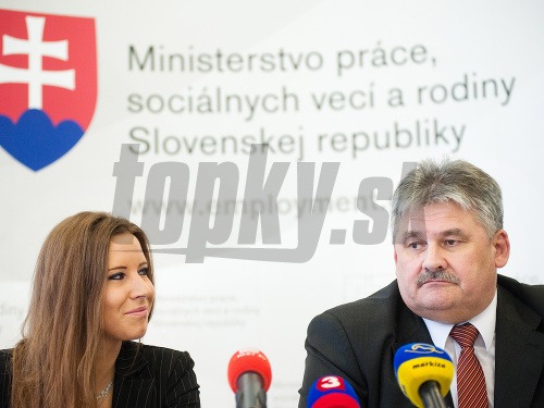Predsedníčka študentskej rady Katarína Stoláriková a Ján Richter