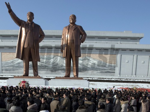 KĽDR si pripomína prvé výročie smrti Kima Čong-ila