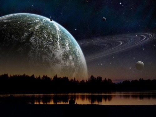 Fiktívna zemská obloha so Saturnom namiesto Mesiaca