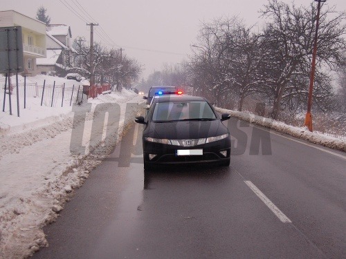 Po policajnej naháňačke zaistili policajti v okres Čadca autá kradnuté vo Viedni