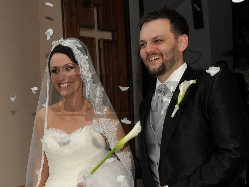 Milan Zimnýkoval a Antónia Gondová sa zosobášili v lete minulého roka. Už čoskoro sa z nich stanú rodičia. 