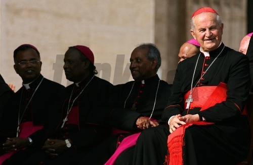 Kardinál Tomko (vpravo). 