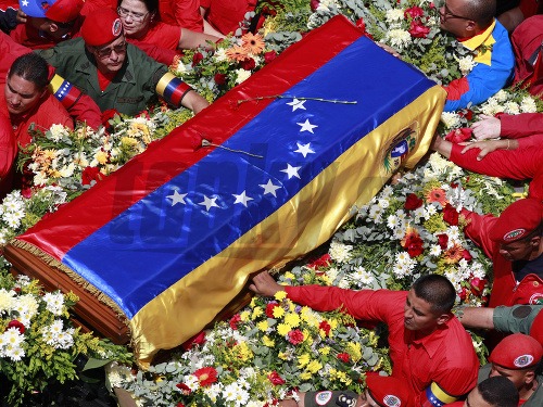 Úrady ešte neoznámili, kde Cháveza pochovajú po poslednej rozlúčke