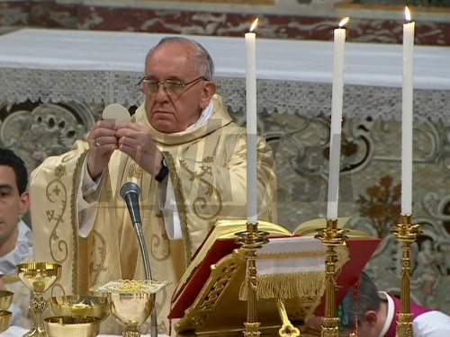 Pápež vo svojej prvej kázni vyzval na reformu a zbožnosť