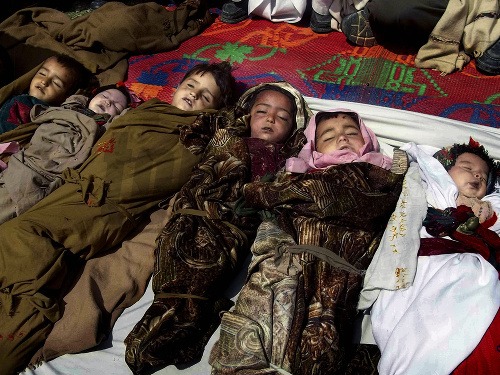 Mŕtve deti, ktoré zahynuli pri leteckom útoku NATO