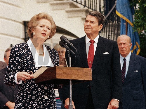 Margaret Thatcher a americký prezident Ronald Reagan. 