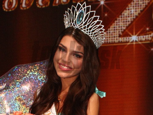 Novou Miss Slovensko 2013 sa stala Karolína Chomisteková. Podobá sa na svetoznámu modelku Adrianu Lima.