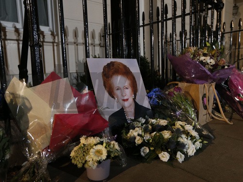 Margaret Thatcherovú pochovajú za prísnych bezpečnostných opatrení