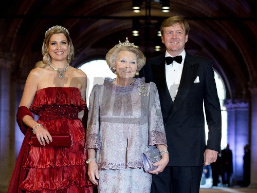 Kráľovná Beatrix a jej syn Willem s manželkou