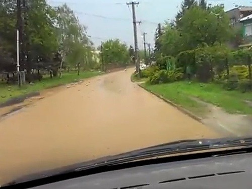 Zaplavená cesta v Šahách