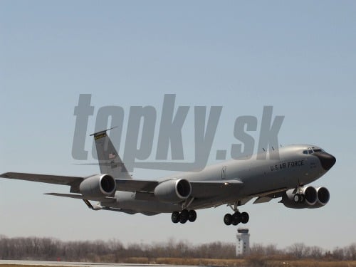 Americké tankovacie lietadlo Boeing KC-135 Stratotanker. US Air Force.