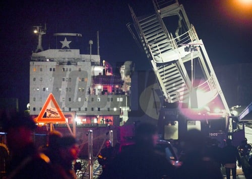 Pri havárii lode zahynuli traja ľudia