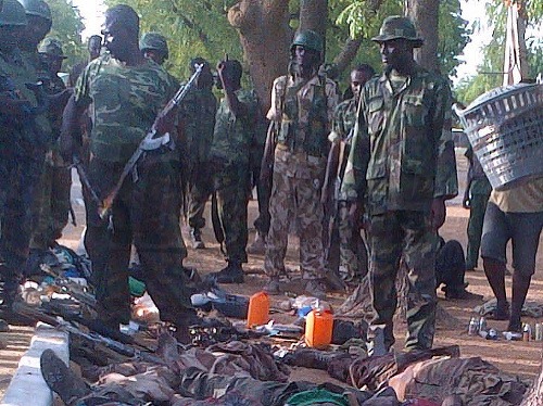 Militanti zabili pri útoku v Nigérii 46 policajtov