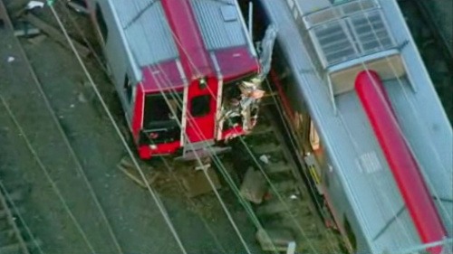 Pri zrážke dvoch vlakov pri New Yorku sa zranilo okolo 70 ľudí