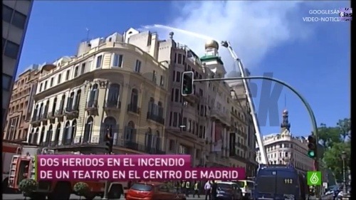 Hasiči zasahujú pri požiari divadla Alcázar v centre Madridu