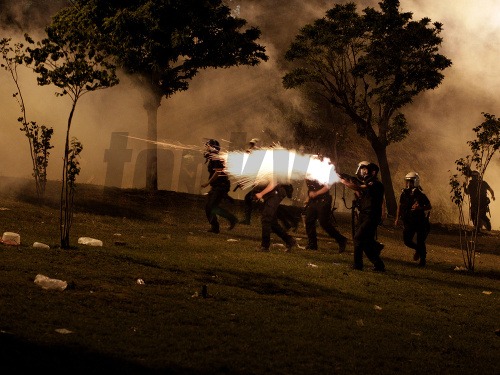 Turecká polícia použila proti demonštrantom slzotvorný plyn