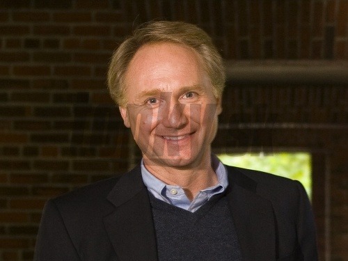 Dan Brown