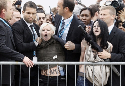 Ochranka zadržala aktivistky hnutia Femen