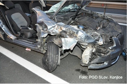 Nehoda slovenského automobilu v Slovinsku. Maribor. 