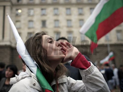 Tísícky Bulharov sa opäť dožadovali nových volieb v krajine