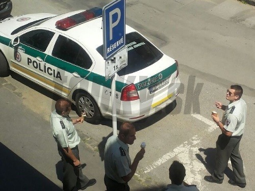 Prešovskí policajti parkovanie vyriešili po svojom