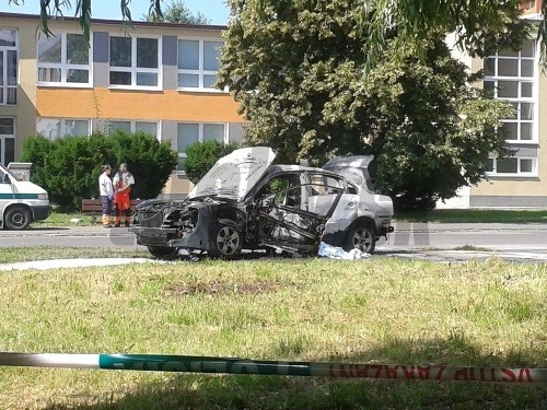 Pred niekoľkými dňami vybuchlo aj auto poslanca Rakovského, ktorý v ňom uhorel