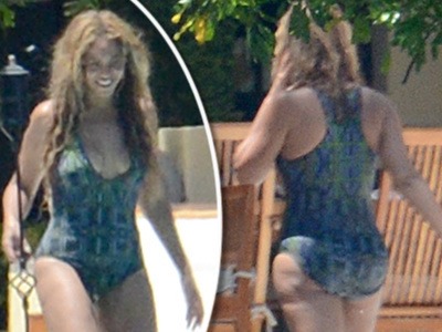 Beyoncé má v plavkách od zvodnej venuše na míle ďaleko. Namiesto hladkej pokožky jej vykúka celulitída.