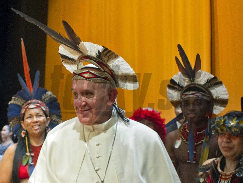 Pápež si rozumie aj s indiánmi.