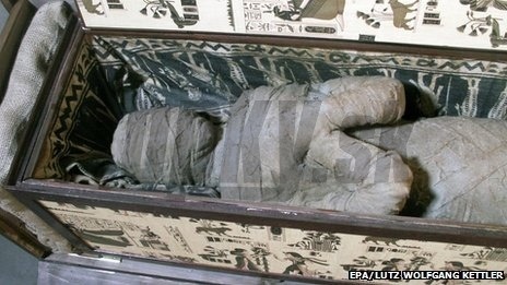 Múmia v sarkofágu