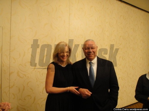Corina Cretuová a Colin Powell