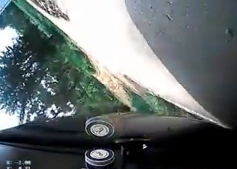 Vozidlo sa prevracia na druhú stranu