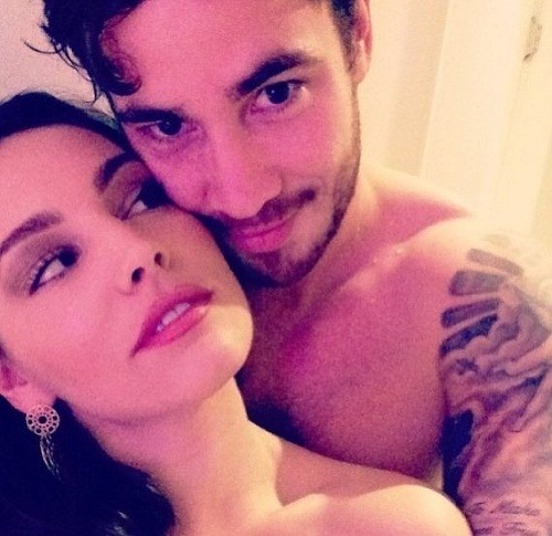 Kelly Brook a Danny Cipriani sa dali dokopy už druhýkrát a zanechávali dojem, že sú zamilovaní až po uši.